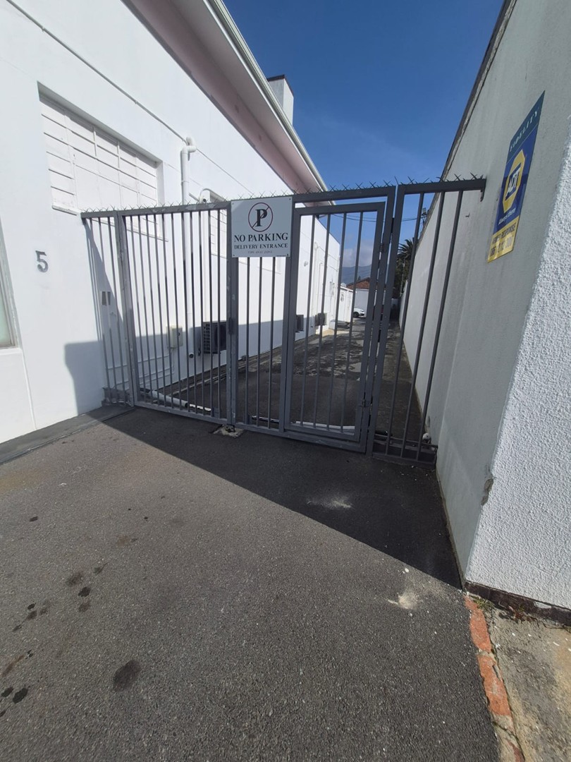 To Let Commercial Property for Rent in Claremont Western Cape